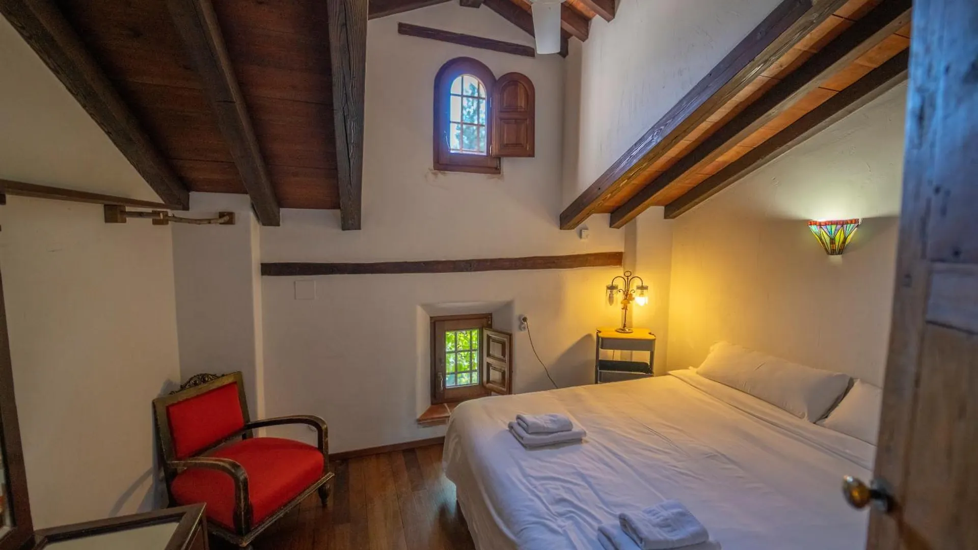 Cortijo Los Arbolitos, Casa Compartida Guejar Sierra 0*,